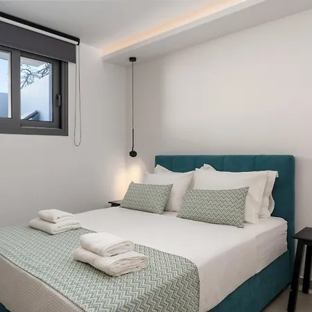 Solaire - With 2 Private Pools & Sauna Sfáka