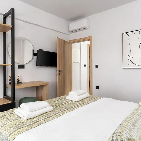Solaire - With 2 Private Pools & Sauna Sfáka
